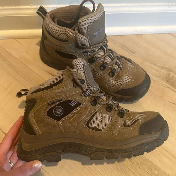 Hiking Boots - Picture 3 of 4